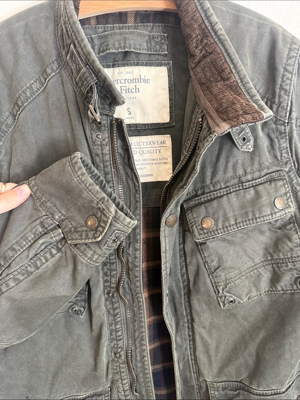 Almost Vintage (2008) Abercrombie & Fitch Men's Military Field Jacket in Olive - Picture 9 of 12
